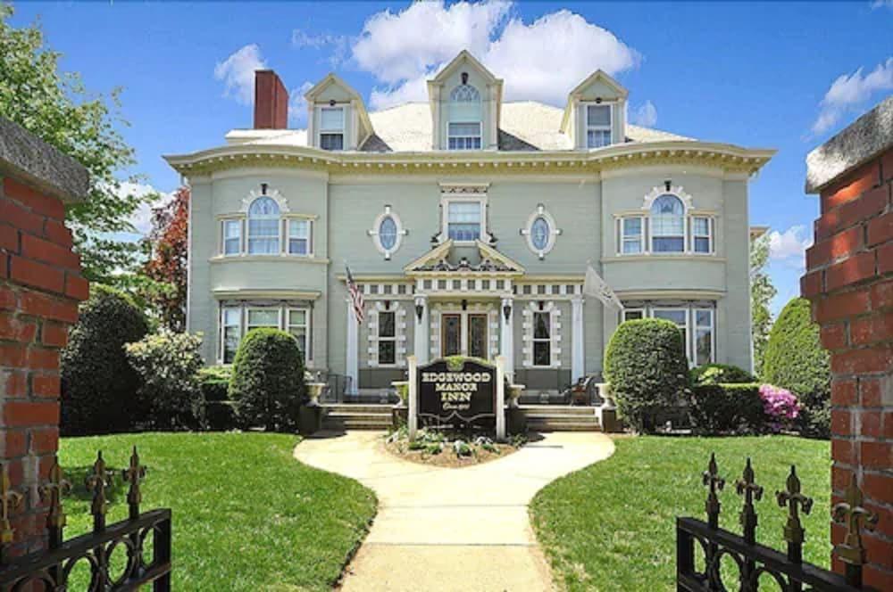 Edgewood Manor Inn Bed And Breakfast Providence Exterior photo