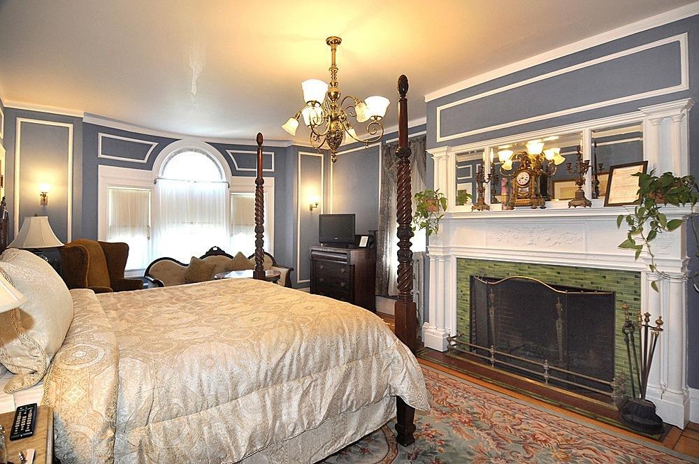 Edgewood Manor Inn Bed And Breakfast Providence Room photo